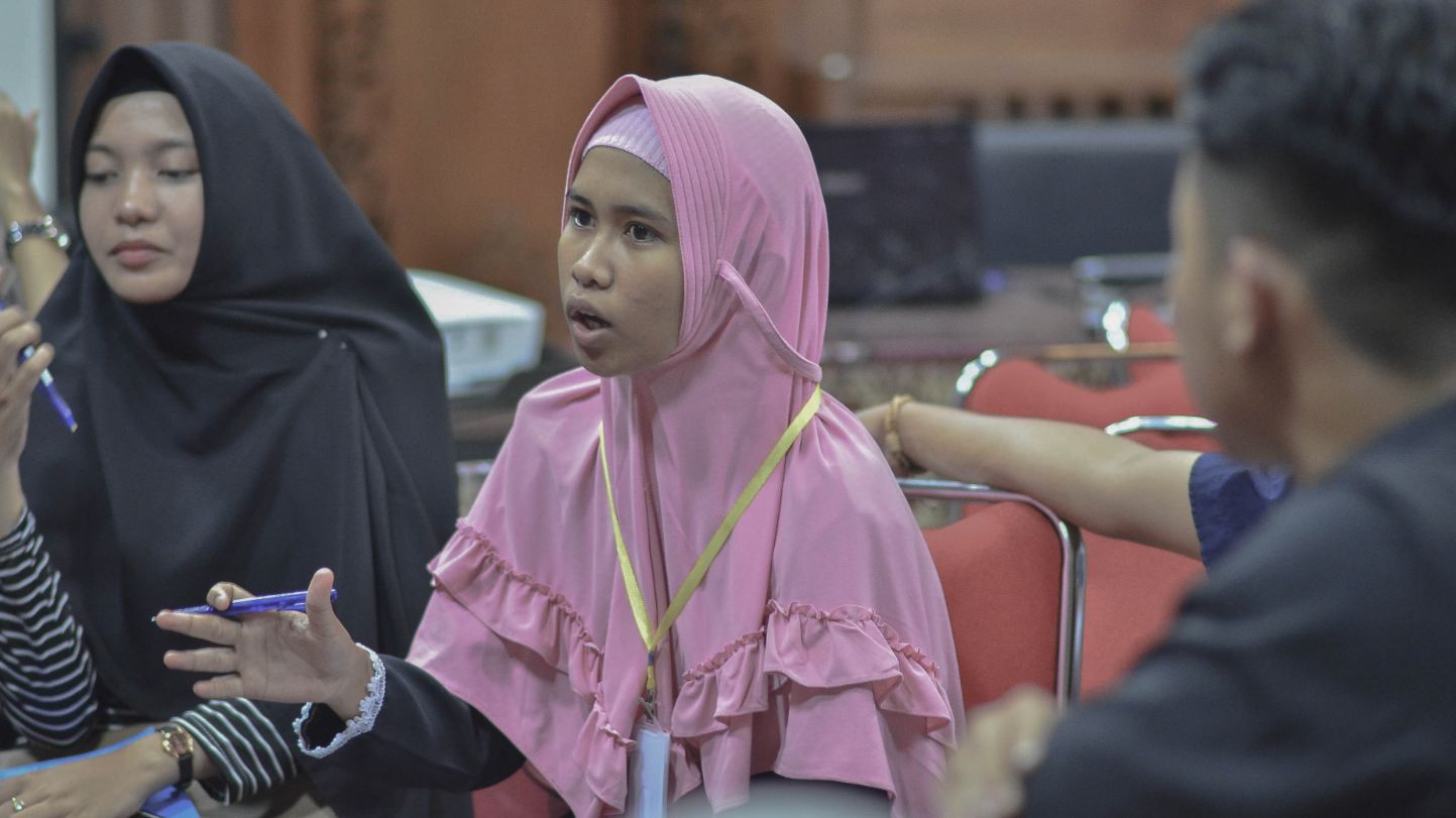 Foto Diskusi Cluster
