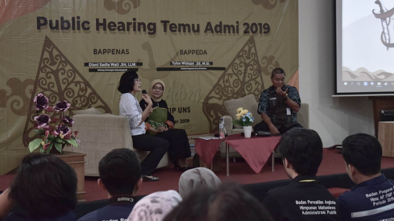 Foto Public Hearing